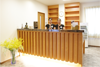 ヨガスタジオbi富山店のフロント